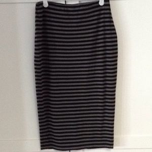 Vince Camuto xs pull on stripe skirt
